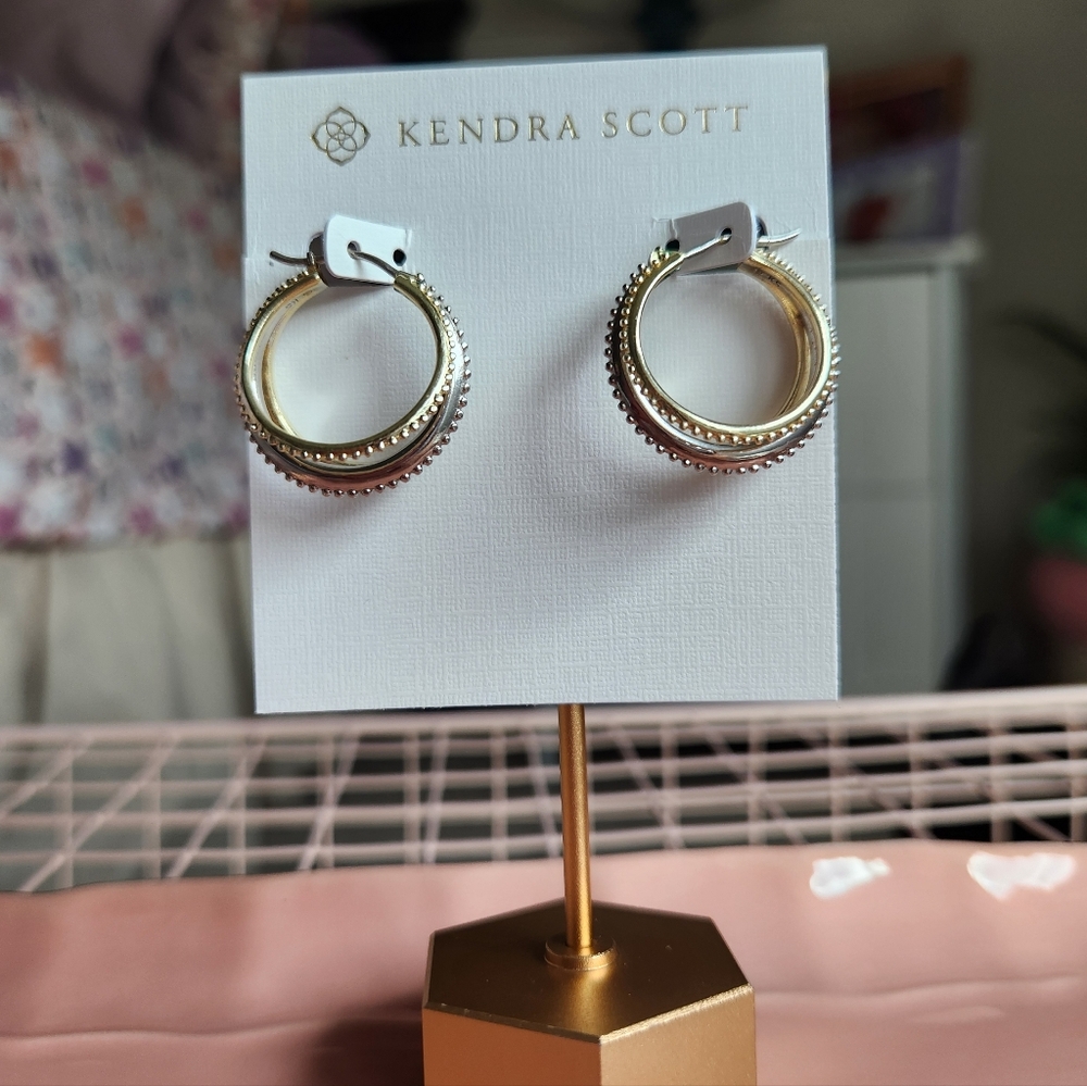 Kendra Scott SM Dana Hoop Earrings - Picture 4 of 4